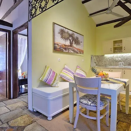 Apartment In Paleokastritsa With A Shared Pool 아파트 *