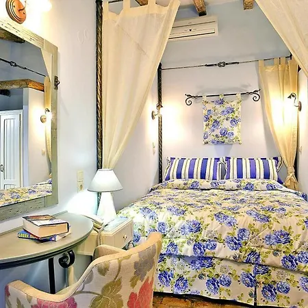 Apartment In Paleokastritsa With A Shared Pool 아파트