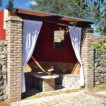 Apartment In Paleokastritsa With A Shared Pool * 帕莱欧卡斯提撒